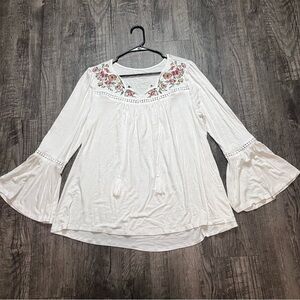 Time and Tru woman’s White Peasant Tunic with Floral Embroidery
